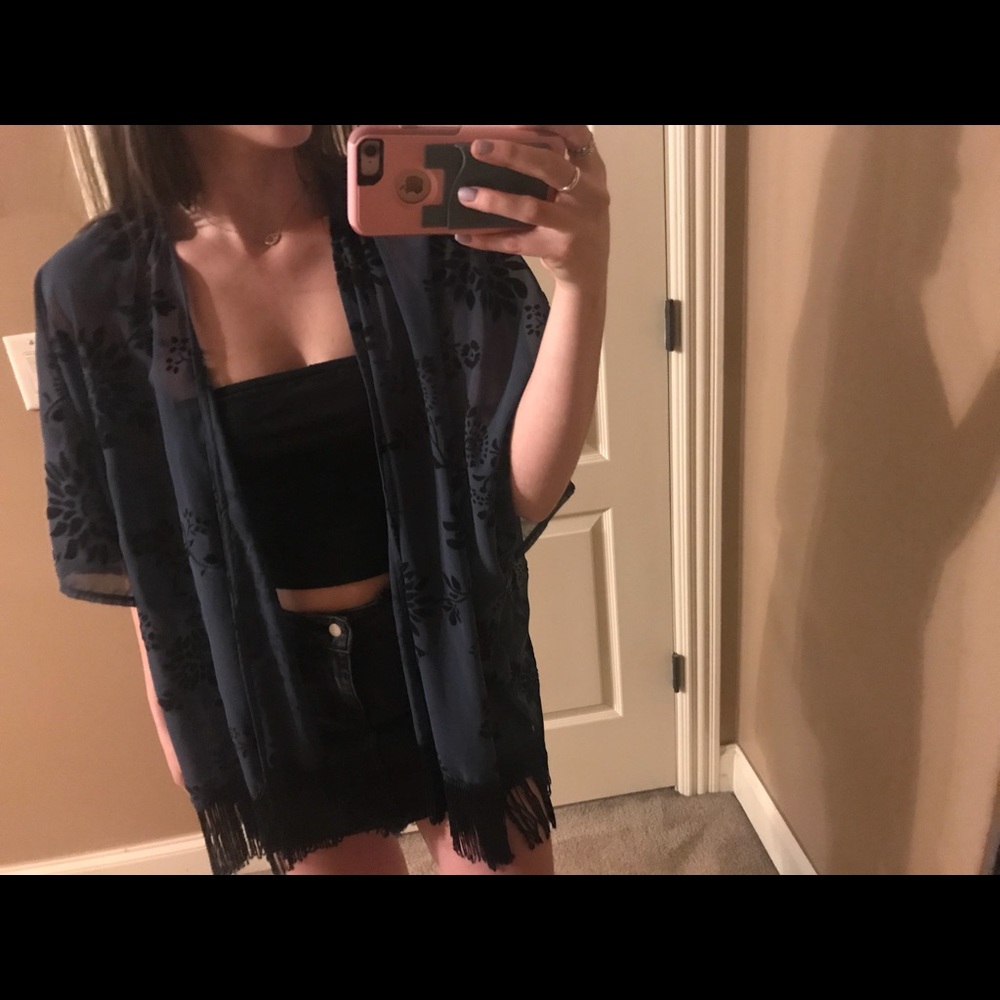 Hollister Kimono